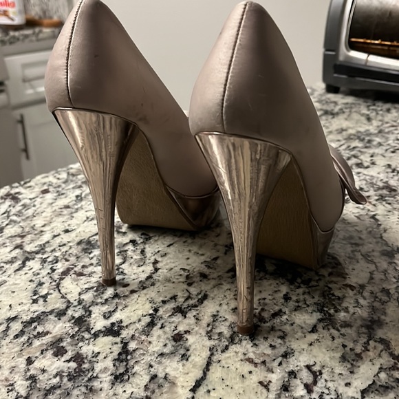 Evening Gold Platform Heels - Picture 3 of 3